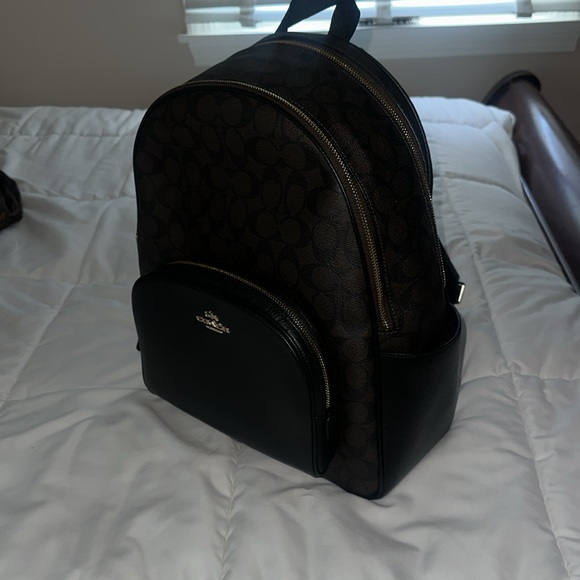 Coach Large Court Backpack Signature - Picture 5 of 5